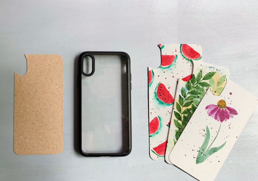 Learn how to make an insert for a clear mobile phone case. Find out how to make a re-usable template for the insert and create your first insert with overlapping watercolour leaves.